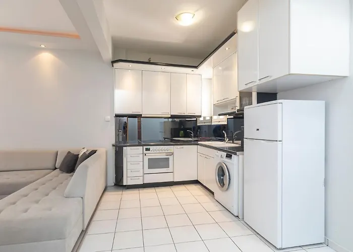 Houseloft Commercial Central *