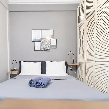 Houseloft Commercial Central Apartment