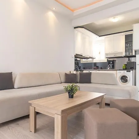 Houseloft Commercial Central Apartment *