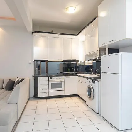 Houseloft Commercial Central *